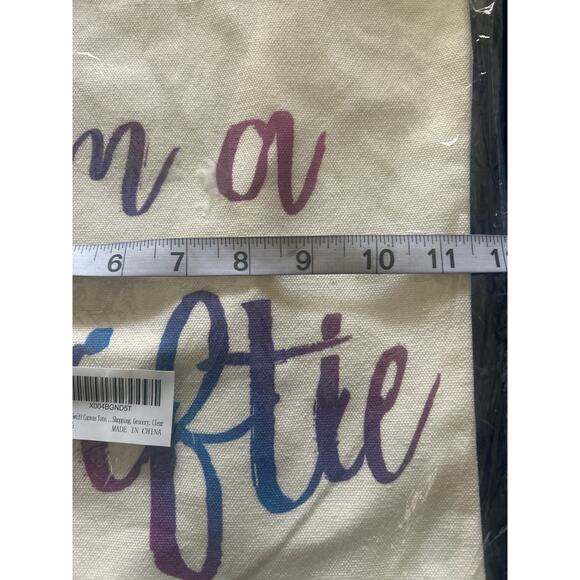 NIP White Canvas Tote Bag Double Handles I'M A SWIFTIE - Picture 2 of 4